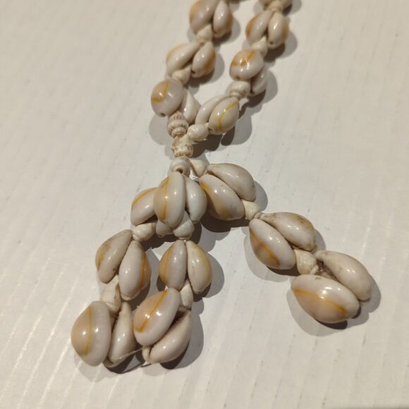 Vintage Cowrie Puka Shells Necklace Tropical Hawaii Beach Boho Hippie - Picture 2 of 7